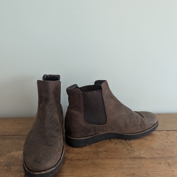 Johnston & Murphy Chelsea Boots - Picture 2 of 4